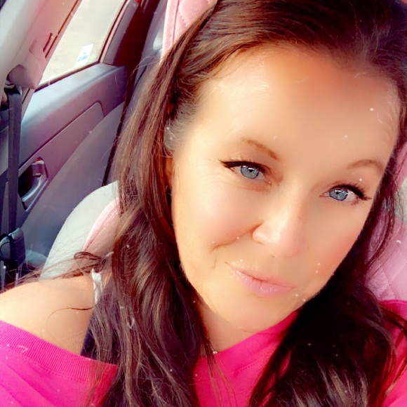 Meet your Posher, Christine - Picture 1 of 1